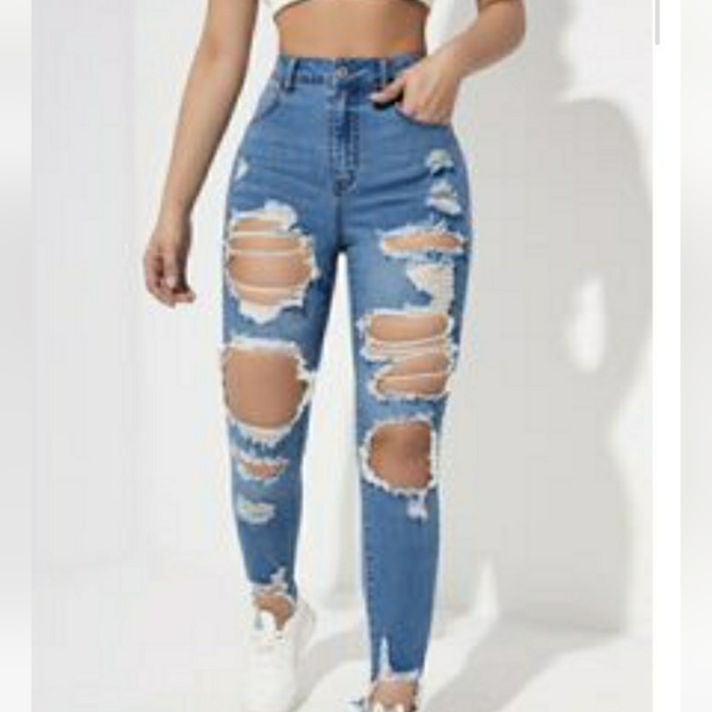 SHEIN Women's Light Blue Distressed Skinny Jeans